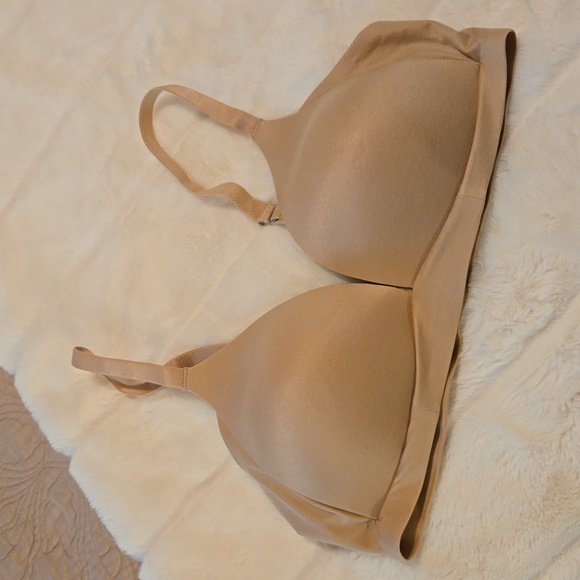 Sunnie lightly lined wireless bra - Picture 1 of 3